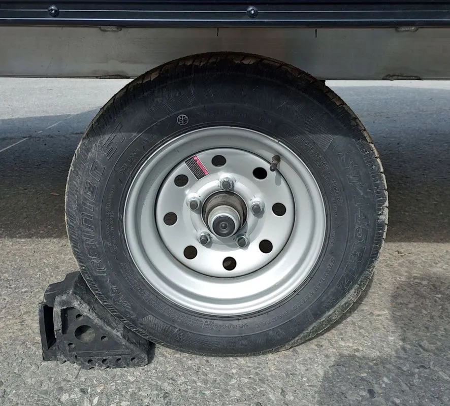 Mission Trailers 101×12 Aluminum 2-Place Crossover w/Mats & Guides, Rear Canopy