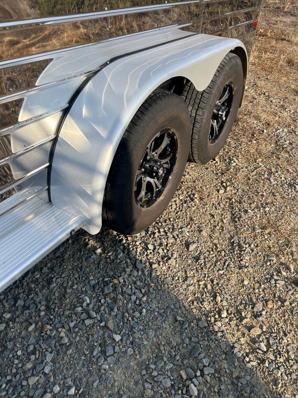 2022 Sundowner 3 Horse Slant GN Trailer