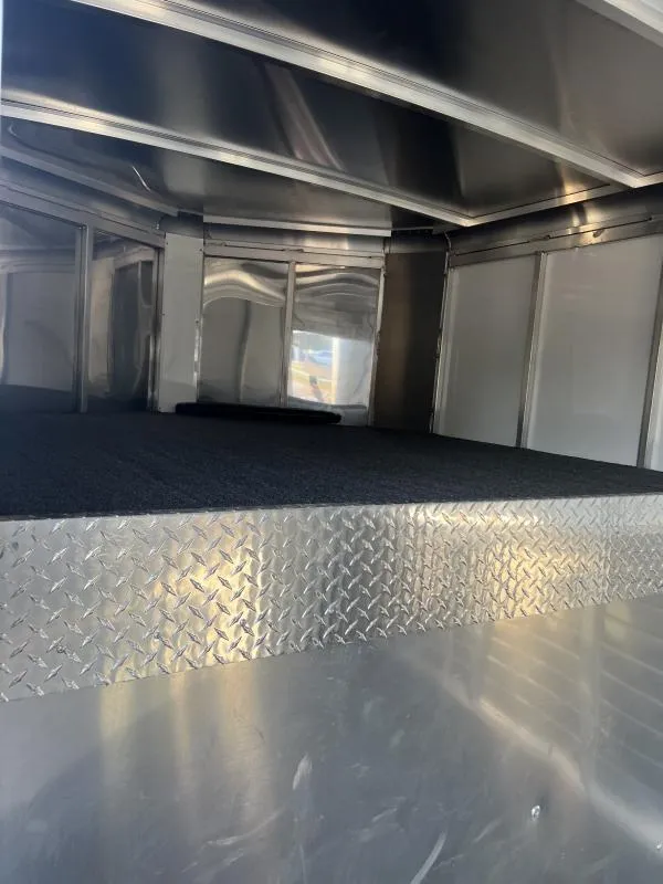 2022 Sundowner 3 Horse Slant GN Trailer