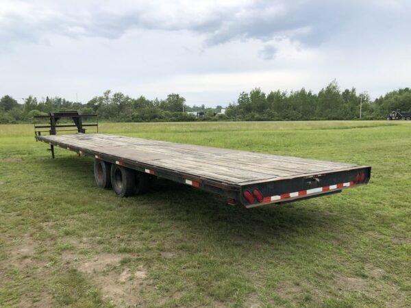 2002 Kaufman Trailers 101X40 Gooseneck Equipment Trailer w/Toolbox
