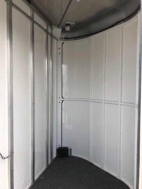 2010 Merhow 3 Horse Slant Load Bumper Pull