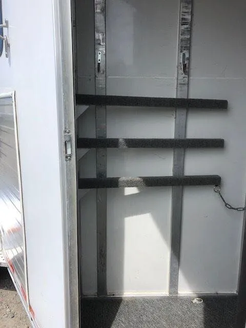 2010 Merhow 3 Horse Slant Load Bumper Pull