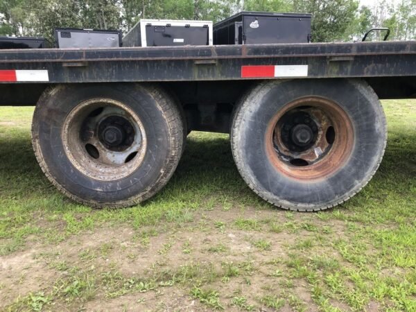 2002 Kaufman Trailers 101X40 Gooseneck Equipment Trailer w/Toolbox
