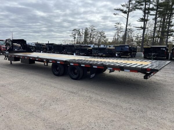 2024 Diamond C 8.5×35 25K Gooseneck Equipment Trailer w/Spare Mount