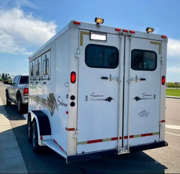 1999 Sundowner 3 Horse Trailer