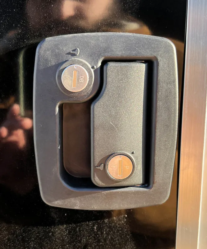 2024 Sno Pro 7.5×22 Aluminum 4-Place Drive In/Out w/Extra Height, Mats & Guides, Canopy