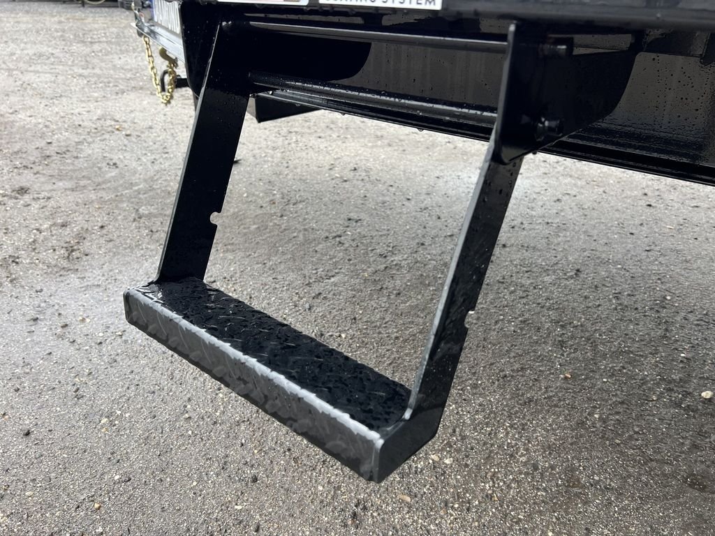 2024 Diamond Deckover Equipment Trailer