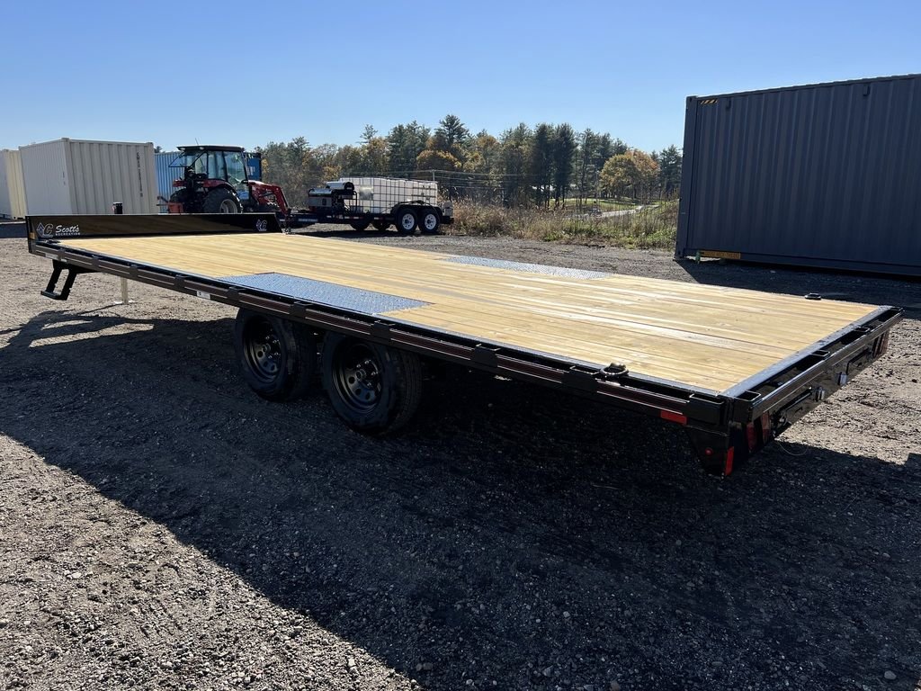 2024 Diamond C 8.5×20 7K Deckover Trailer w/Slide-In Ramps