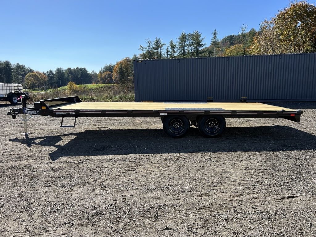 2024 Diamond C 8.5×20 7K Deckover Trailer w/Slide-In Ramps