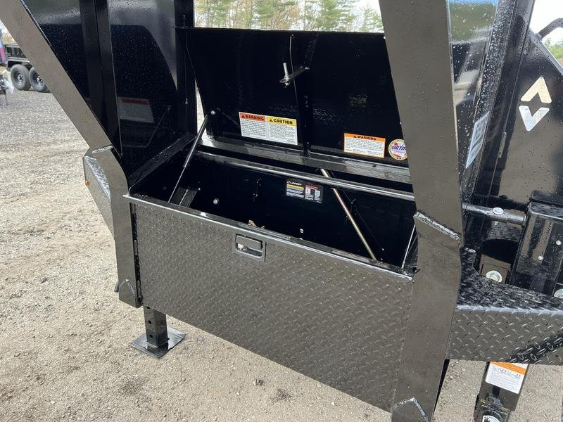 2024 Diamond C 8.5×35 25K Gooseneck Equipment Trailer w/Spare Mount