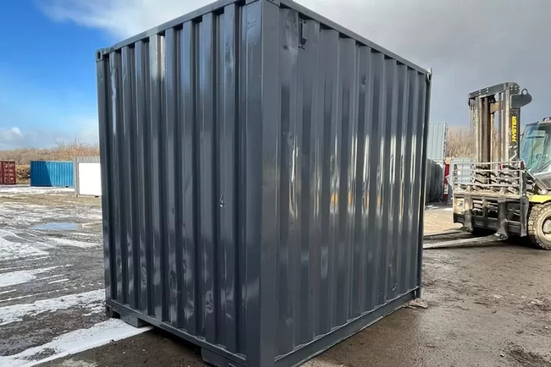 10′ Hc Used Container with Rollup Door