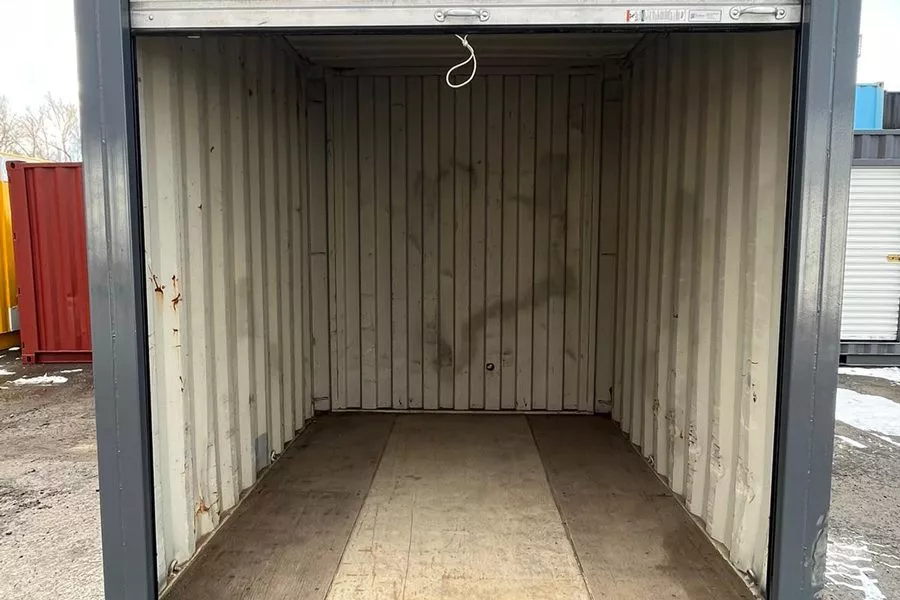 10′ Hc Used Container with Rollup Door