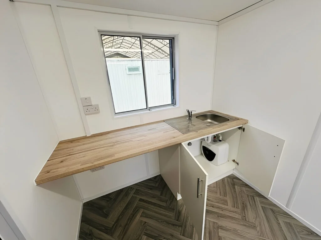 21ft x 8ft Office / Canteen Cabin – Refurbished Anti-Vandal Portable Building